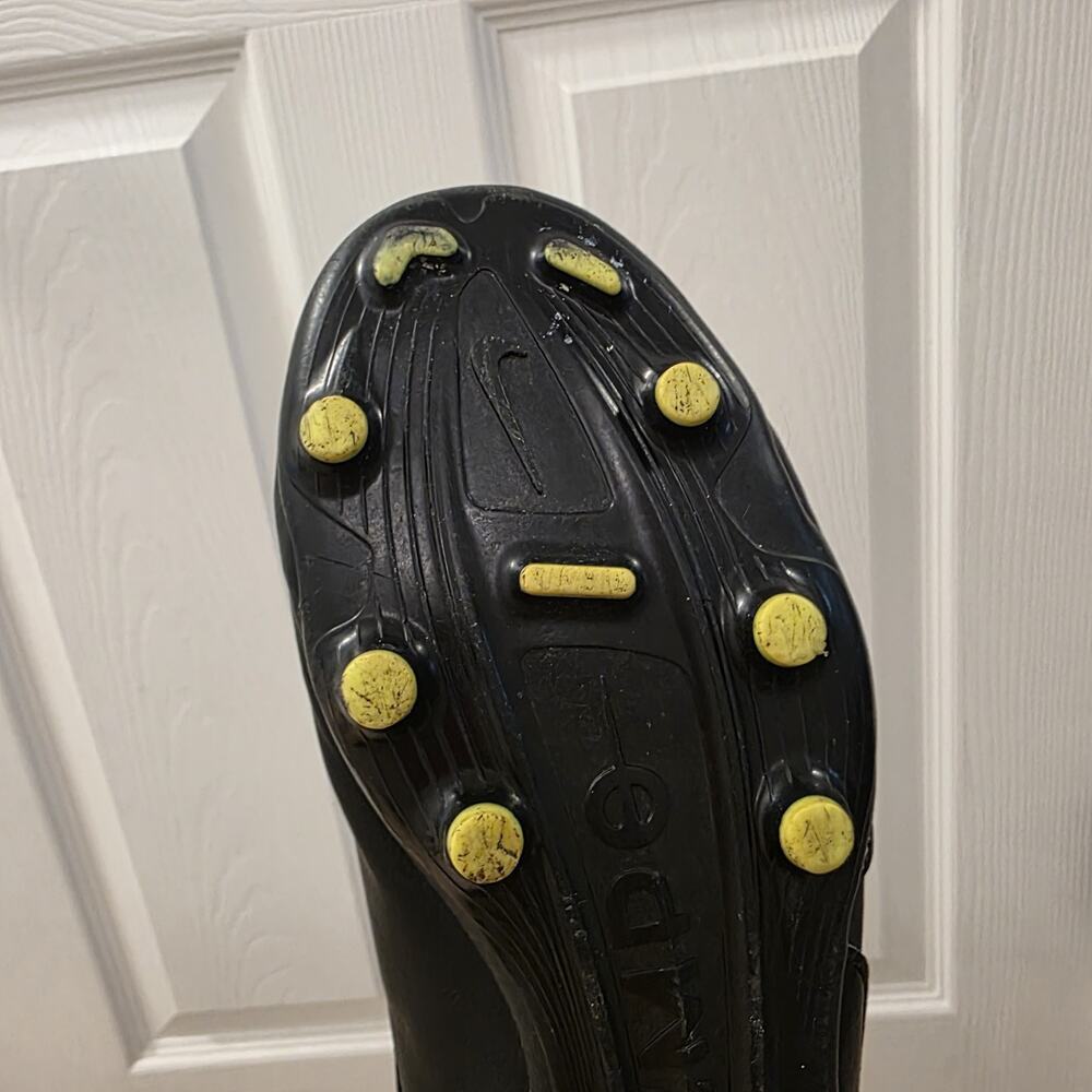 Nike Boys Black Green Tiempo Legend 9 Sports Outdoor Soccer Cleats Size 4.5 - Picture 6 of 7